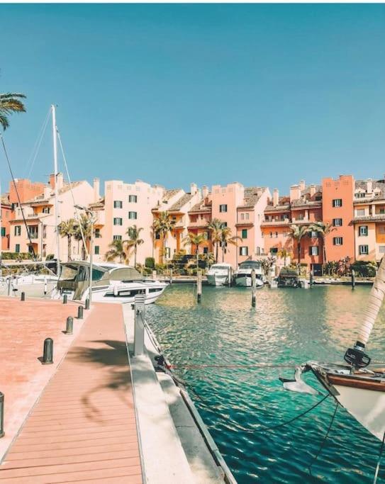 Aquamarine Apartment In Marina Сотогранде Екстериор снимка