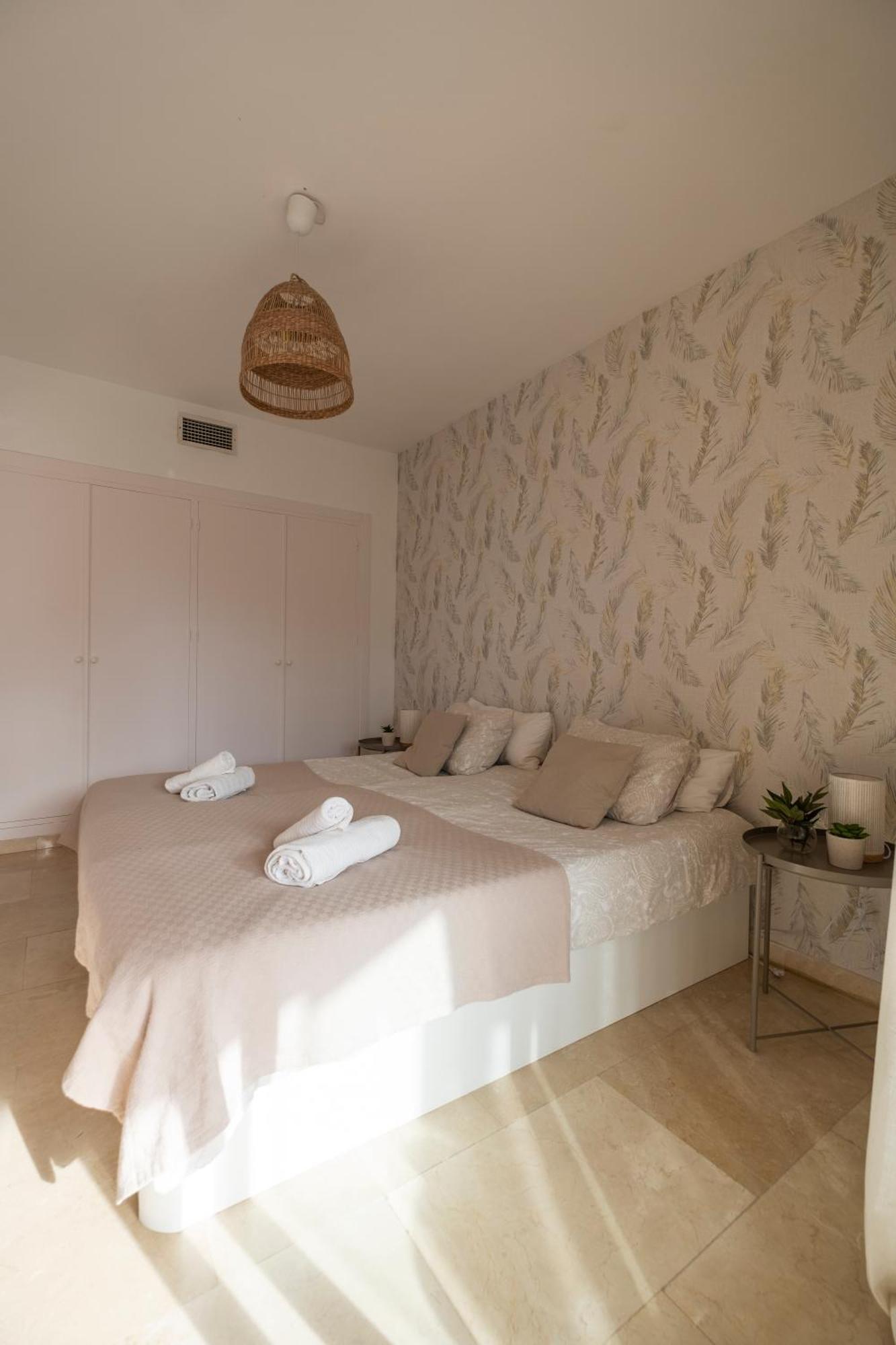 Aquamarine Apartment In Marina Сотогранде Екстериор снимка