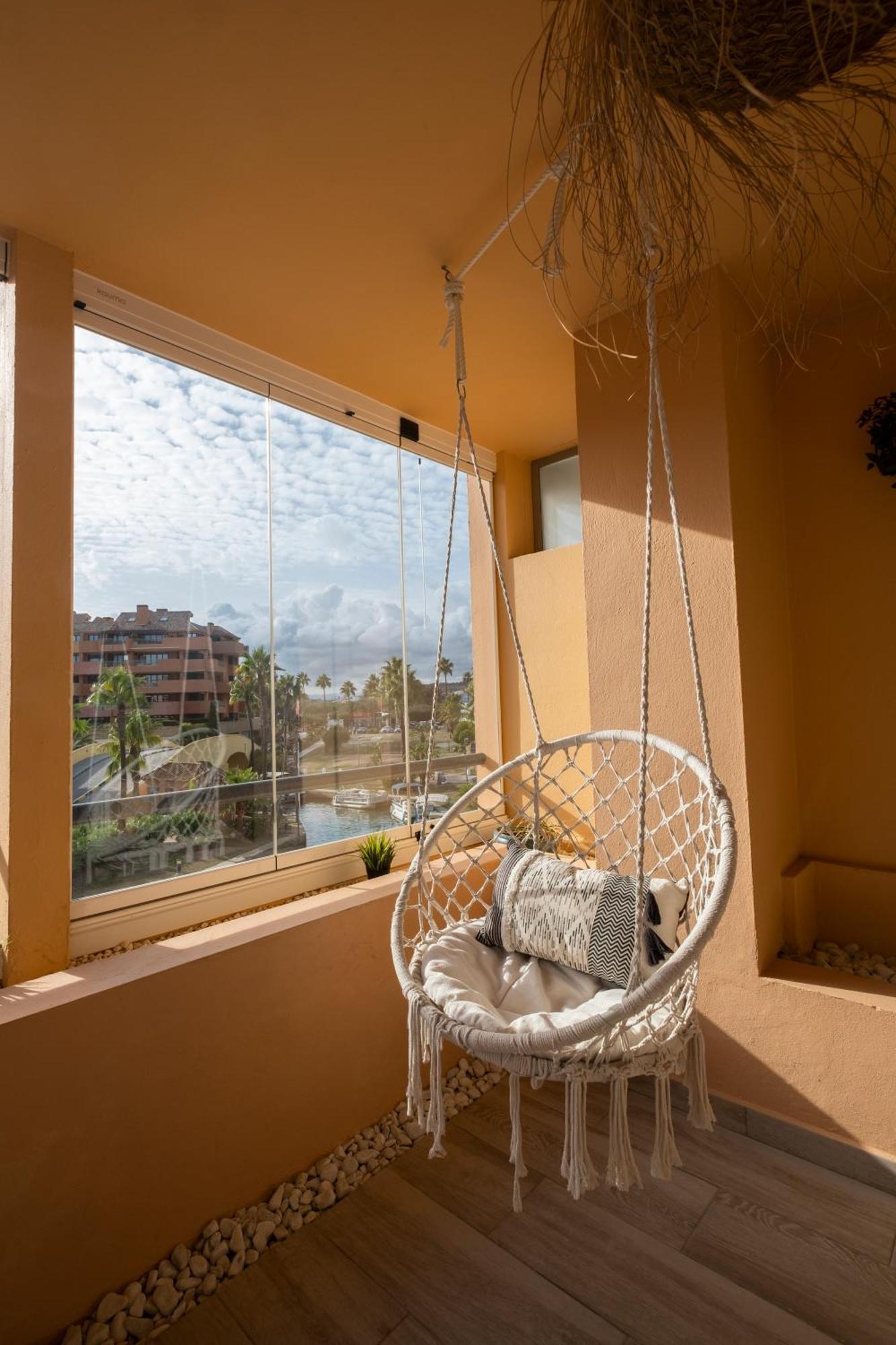 Aquamarine Apartment In Marina Сотогранде Екстериор снимка