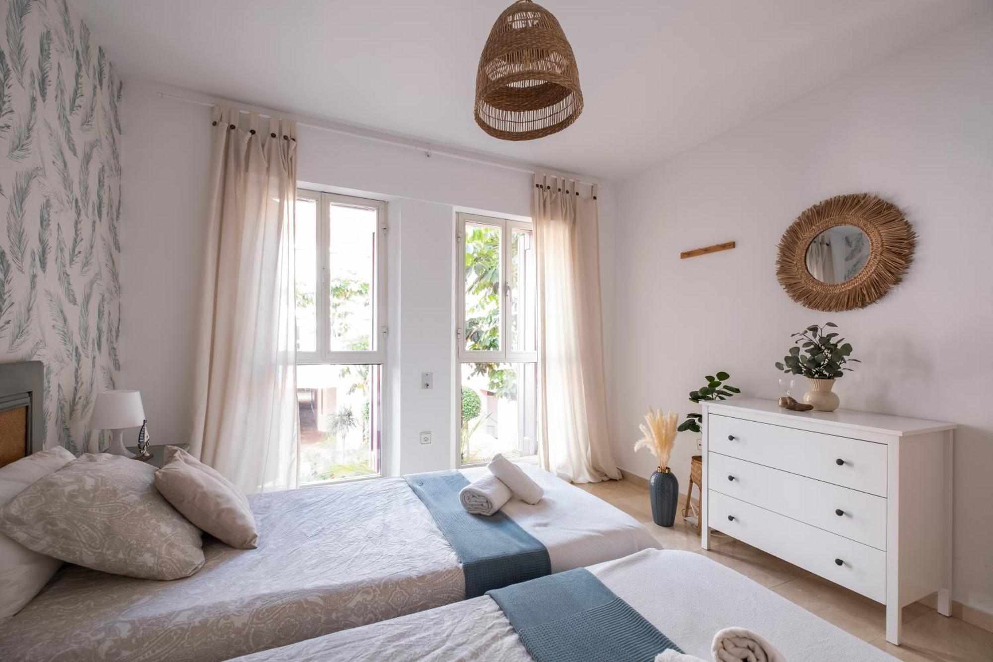 Aquamarine Apartment In Marina Сотогранде Екстериор снимка