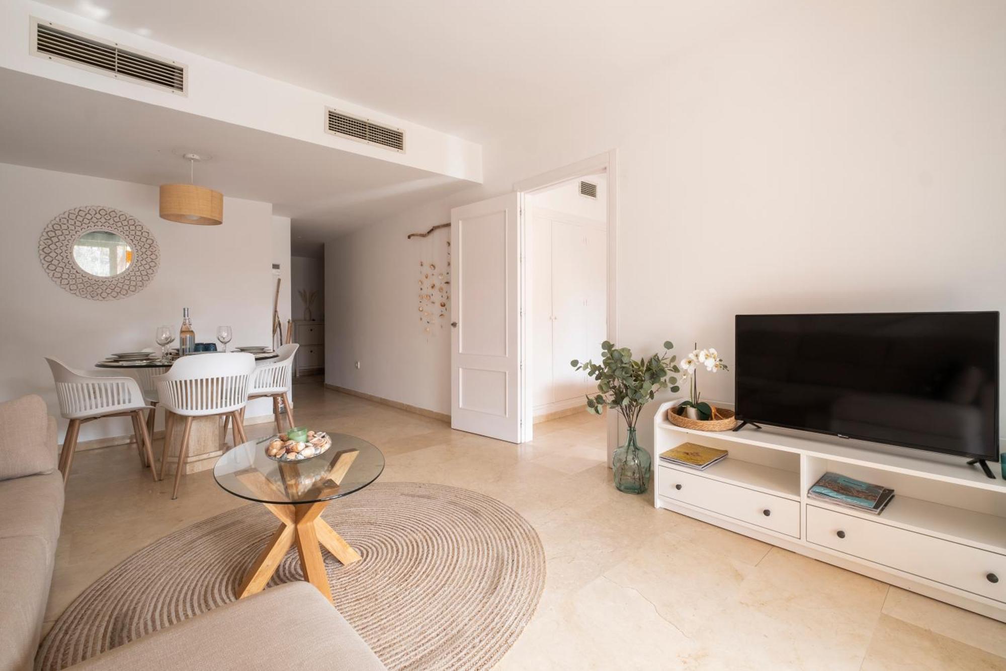 Aquamarine Apartment In Marina Сотогранде Екстериор снимка