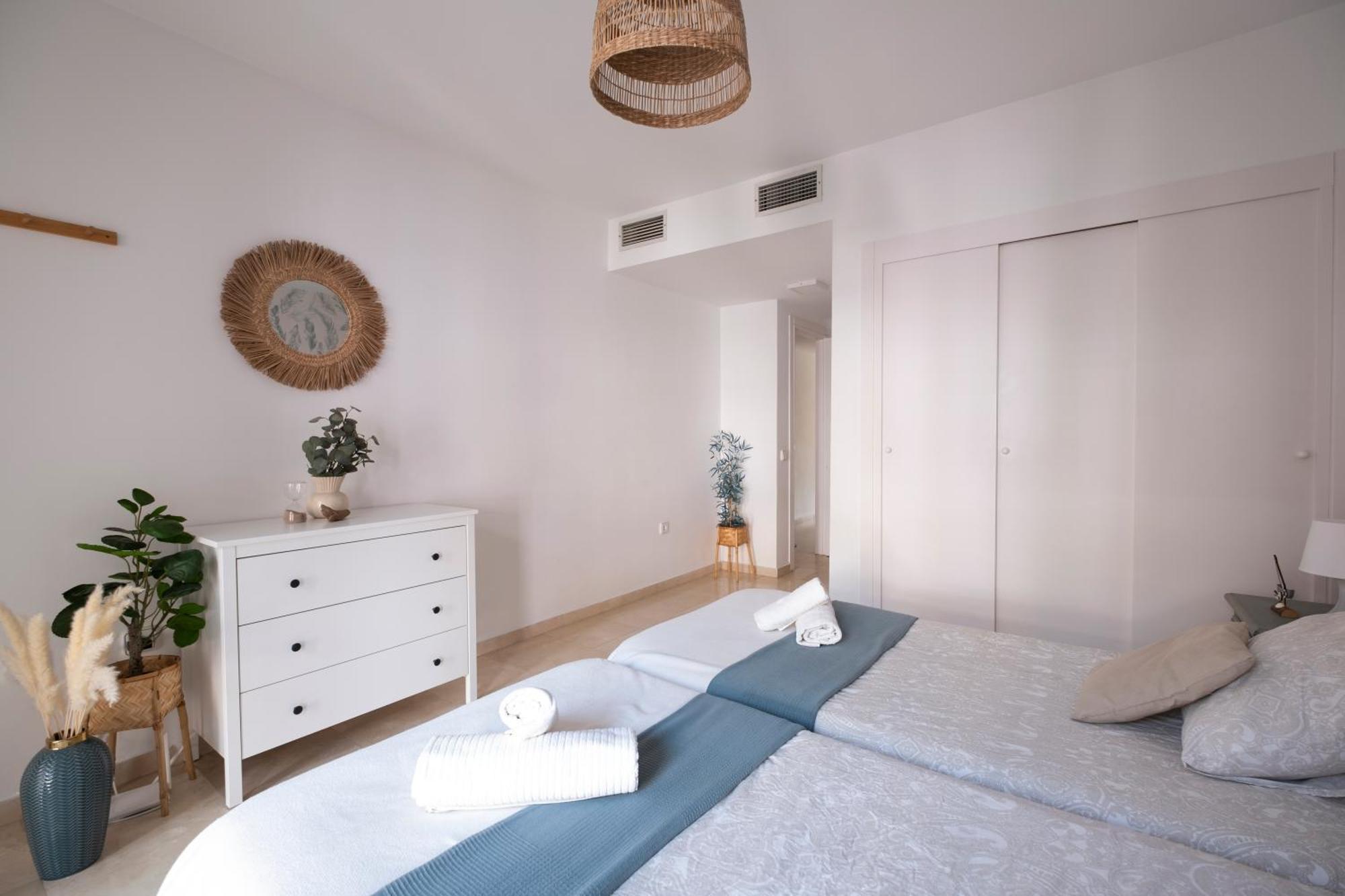 Aquamarine Apartment In Marina Сотогранде Екстериор снимка