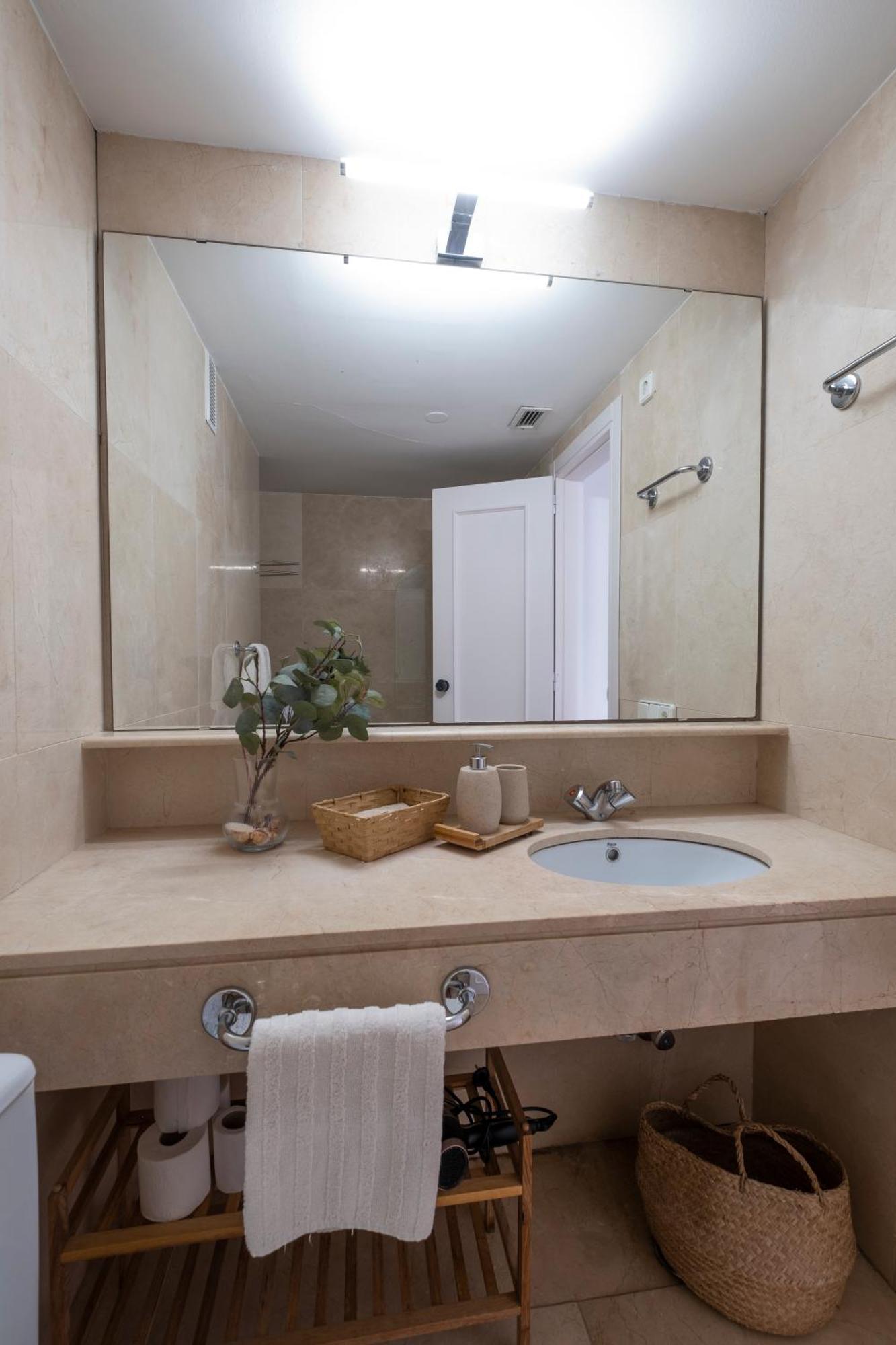 Aquamarine Apartment In Marina Сотогранде Екстериор снимка